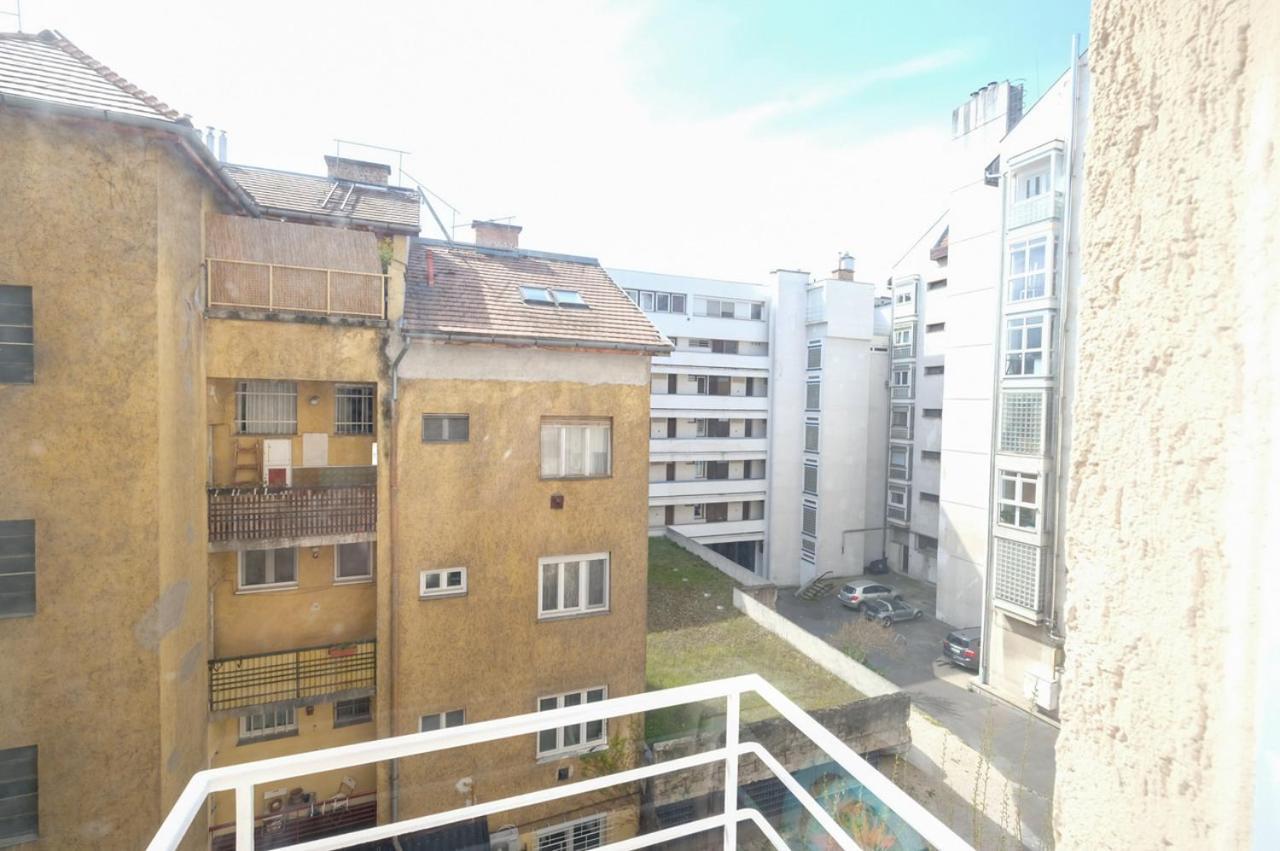 Bem By Small * Budapešť