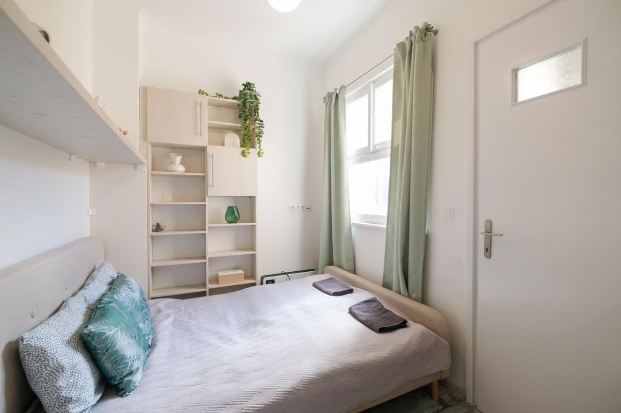 Apartment Bem By Small